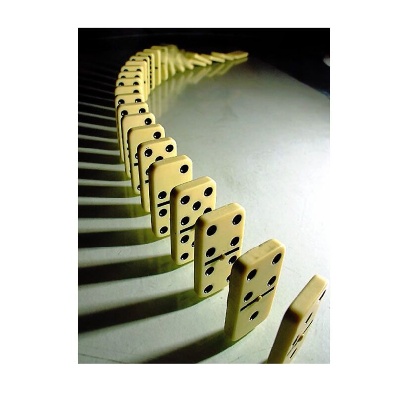 juego domino en caja plastica, 28 piezas, dimensiones 2.5x4 cm, caja 9x15 cm. — vista 4