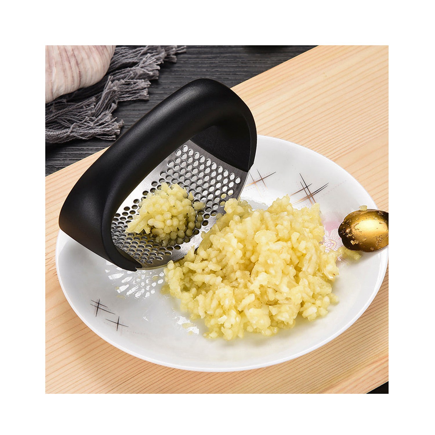 moledor de ajo doma y otros productos, acero inoxidable, diseÑo curvo y ergonomico. moledor de ajo doma y otros productos, acero inoxidable, diseÑo curvo y ergonomico.