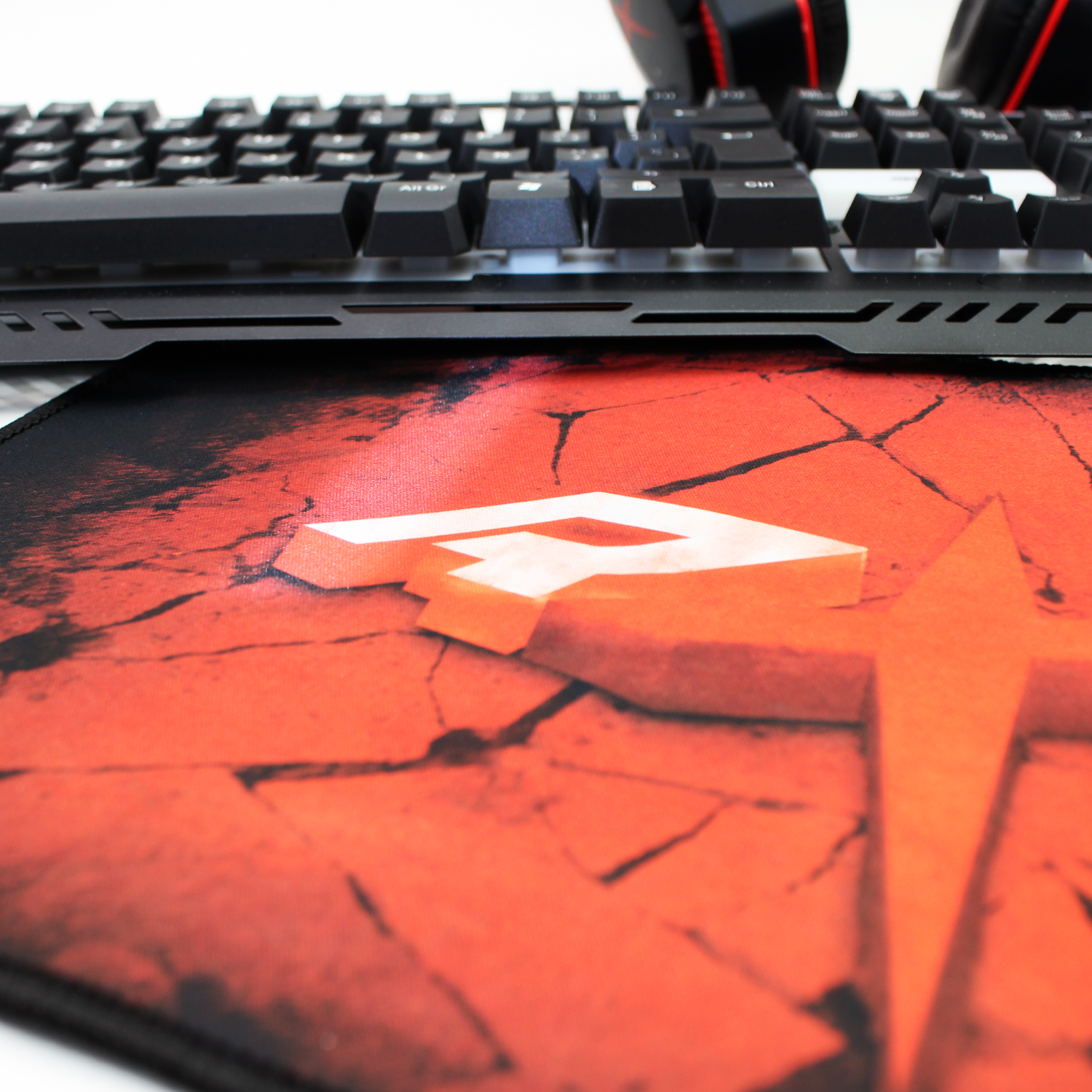 kit gamer 4 en 1 audÍfonos + mouse + teclado + pad mouse kit gamer 4 en 1 audÍfonos + mouse + teclado + pad mouse