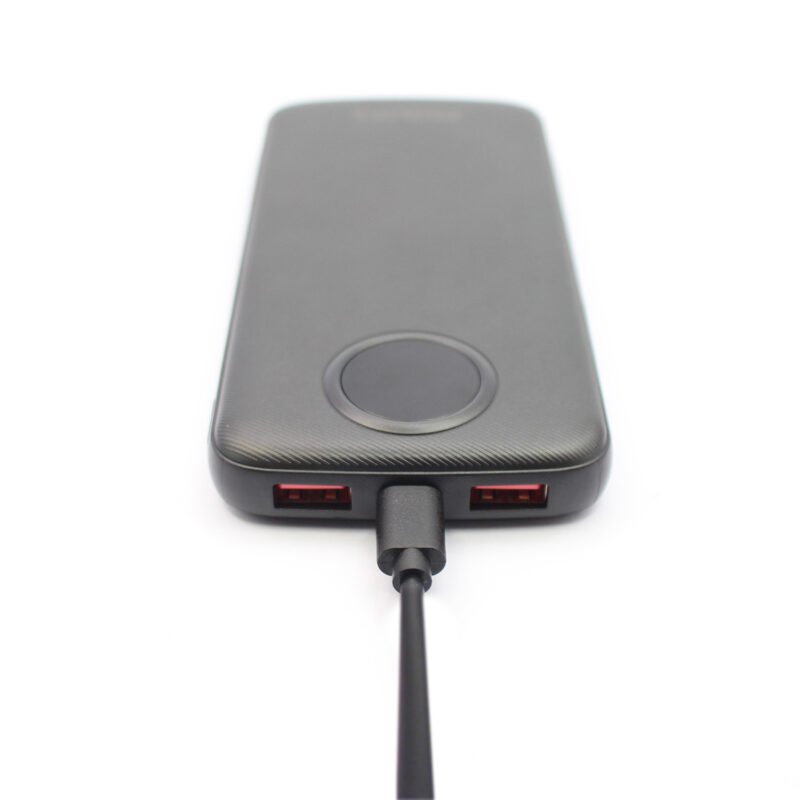 powerbank philips 10000mah 22.5ws pantalla led salidas 2xusb a/1xtipo c black — vista 10