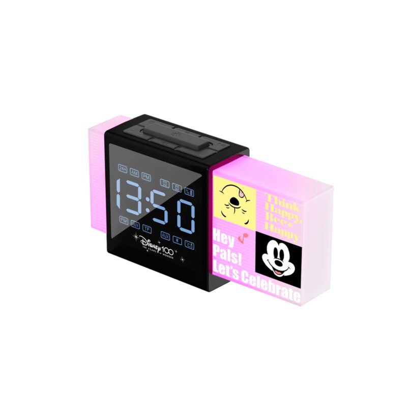 reloj despertador disney con parlante, control de volumen, conexion 3.5, pantalla digital, sonido estereo, luces de colores.